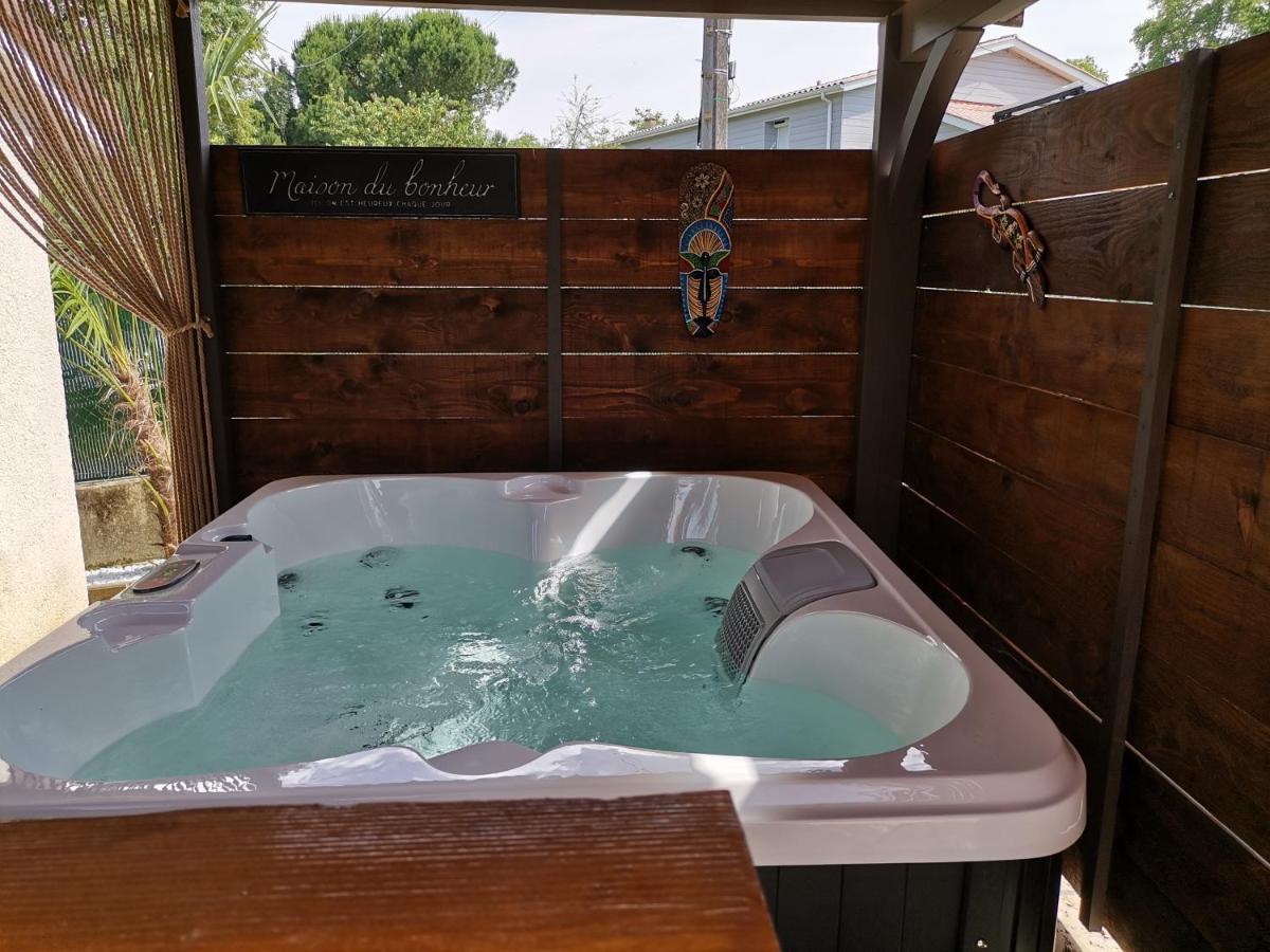 Love Room Avec Spa Nérac Eksteriør bilde