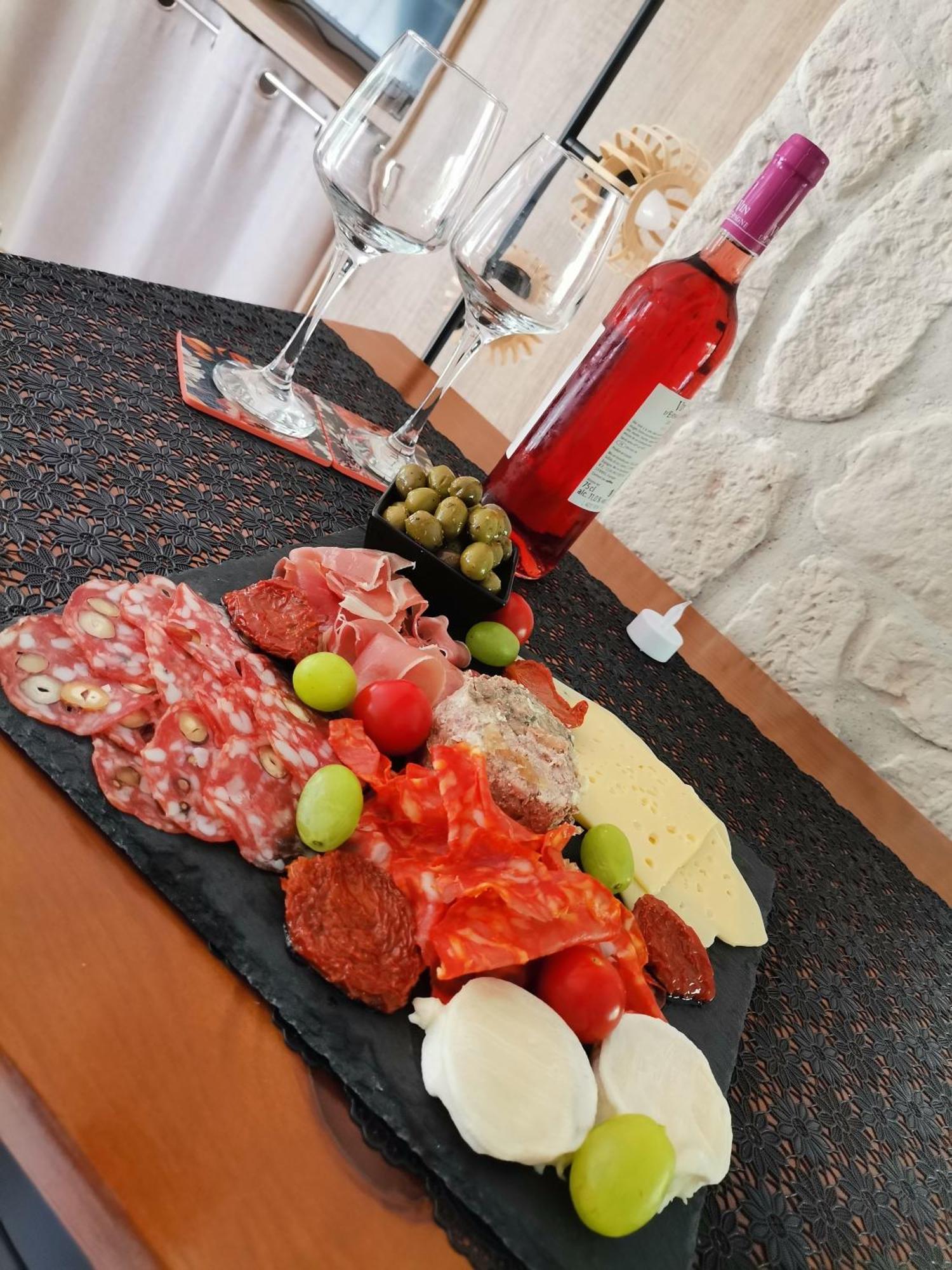 Love Room Avec Spa Nérac Eksteriør bilde